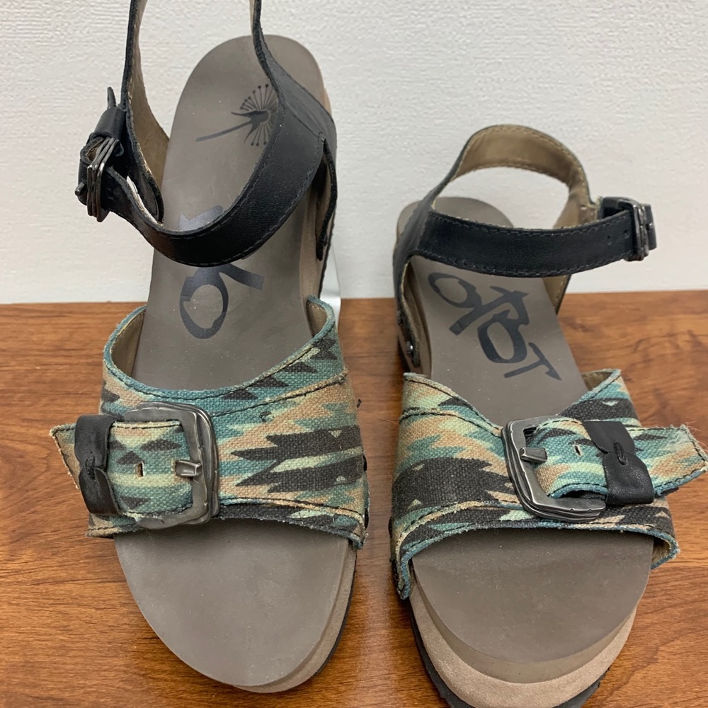 OTBT Camo Fabric Leather Wedge